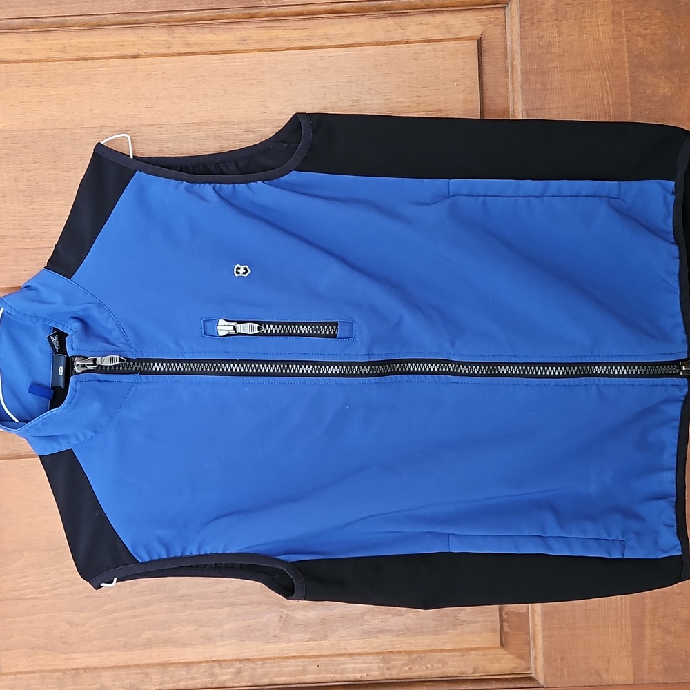 Victorinox Vest